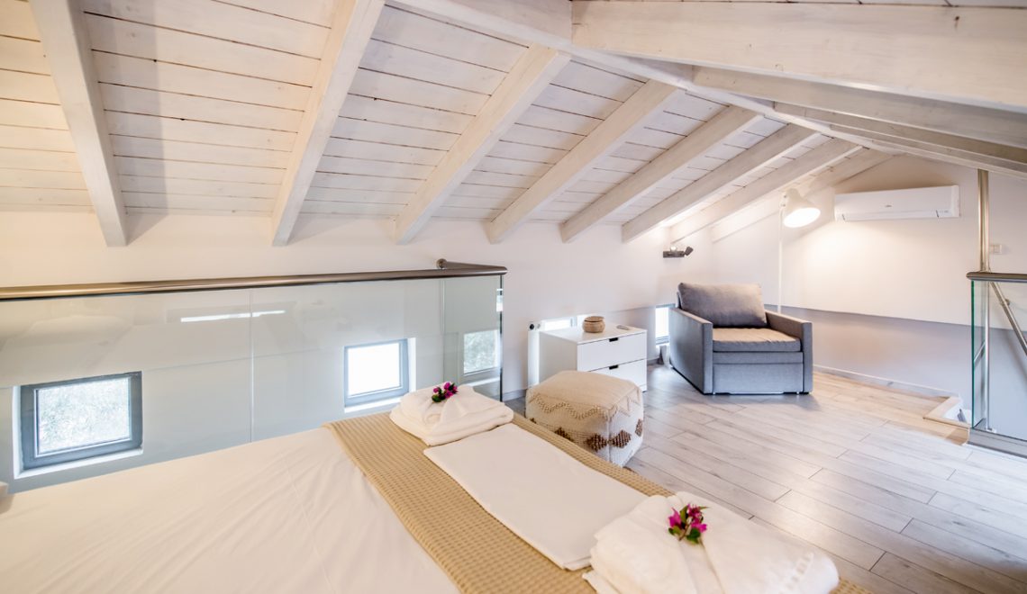 Villa Irene in vasiliki lefkada, double bedroom with loft style